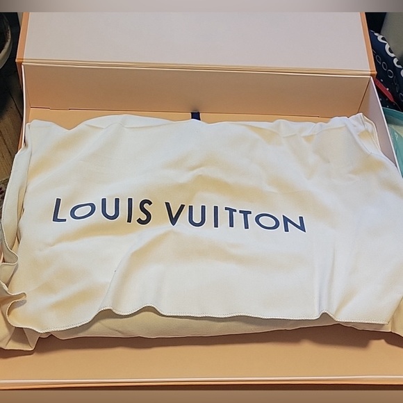 AUTHENTIC Louis Vuitton Neverfull MM - Picture 10 of 15